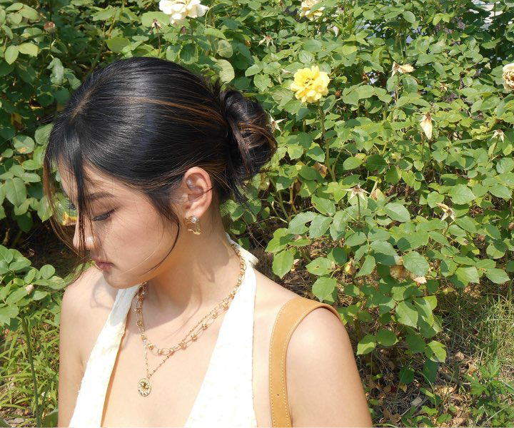 Textured gold necklace